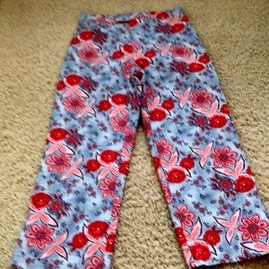 Cropped pants and denim floral, paisley print
